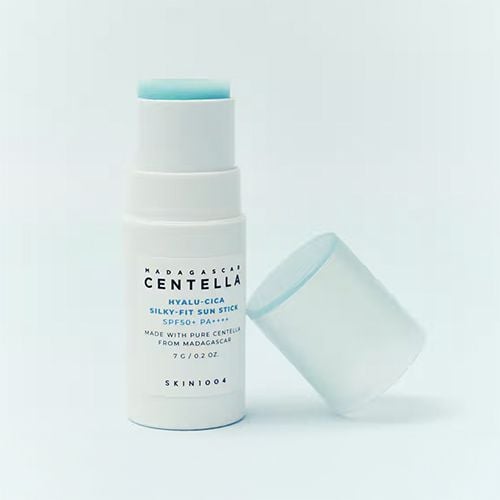 SKIN1004 Hyalu Cica Sun - Protector Solar en Barra SPF50+ - MIini Talla 7 GR - Imagen 3